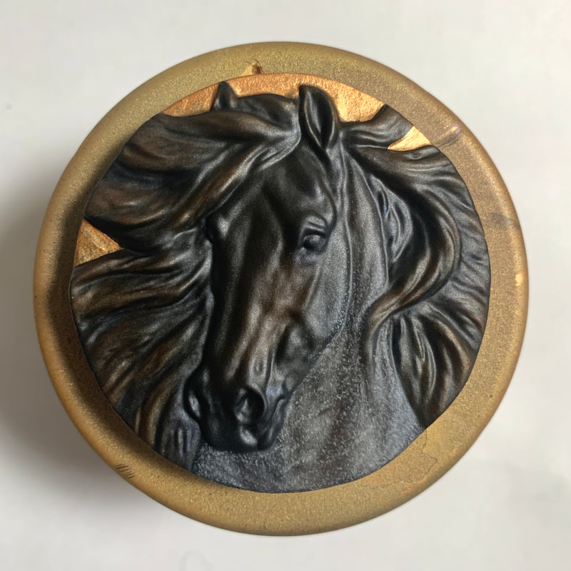 Seal your final roan model horse