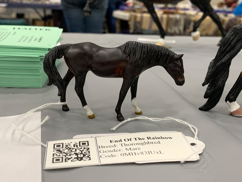 A Breyer Stablemate G1 Thoroughbred mare custom at The Jennifer Show 2019