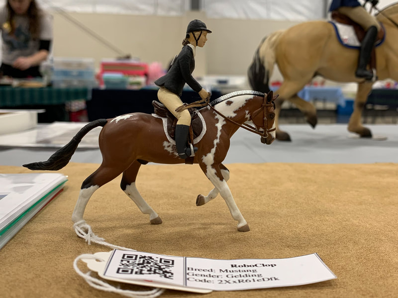 A mini model horse performance at The Jennifer Show 2019.